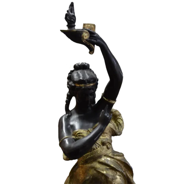 Escultura "La Portadora de la Luz"