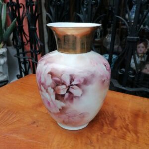 Florero de Porcelana Francesa Pintado a Mano