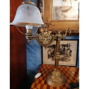 Lámpara de mesa estilo Imperio en bronce dorado